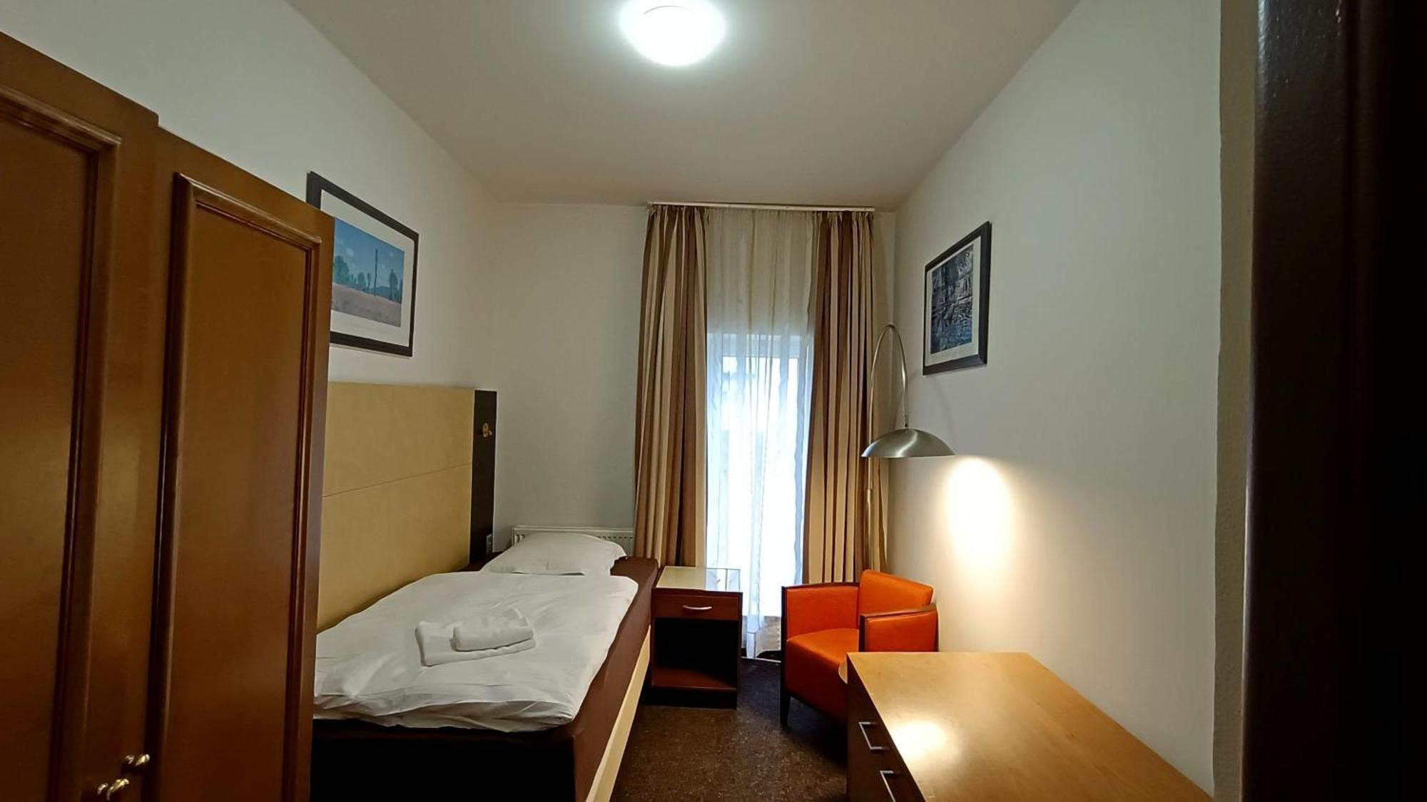 Apartments Gato Karlovy Vary Dalovice Exterior photo
